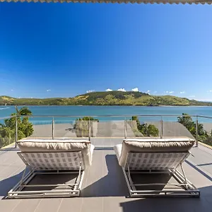 Yacht Club Hamilton Island